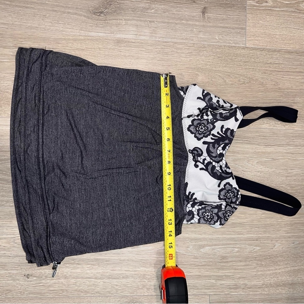 Floral Black and Gray tank top lululemon - Picture 4 of 5